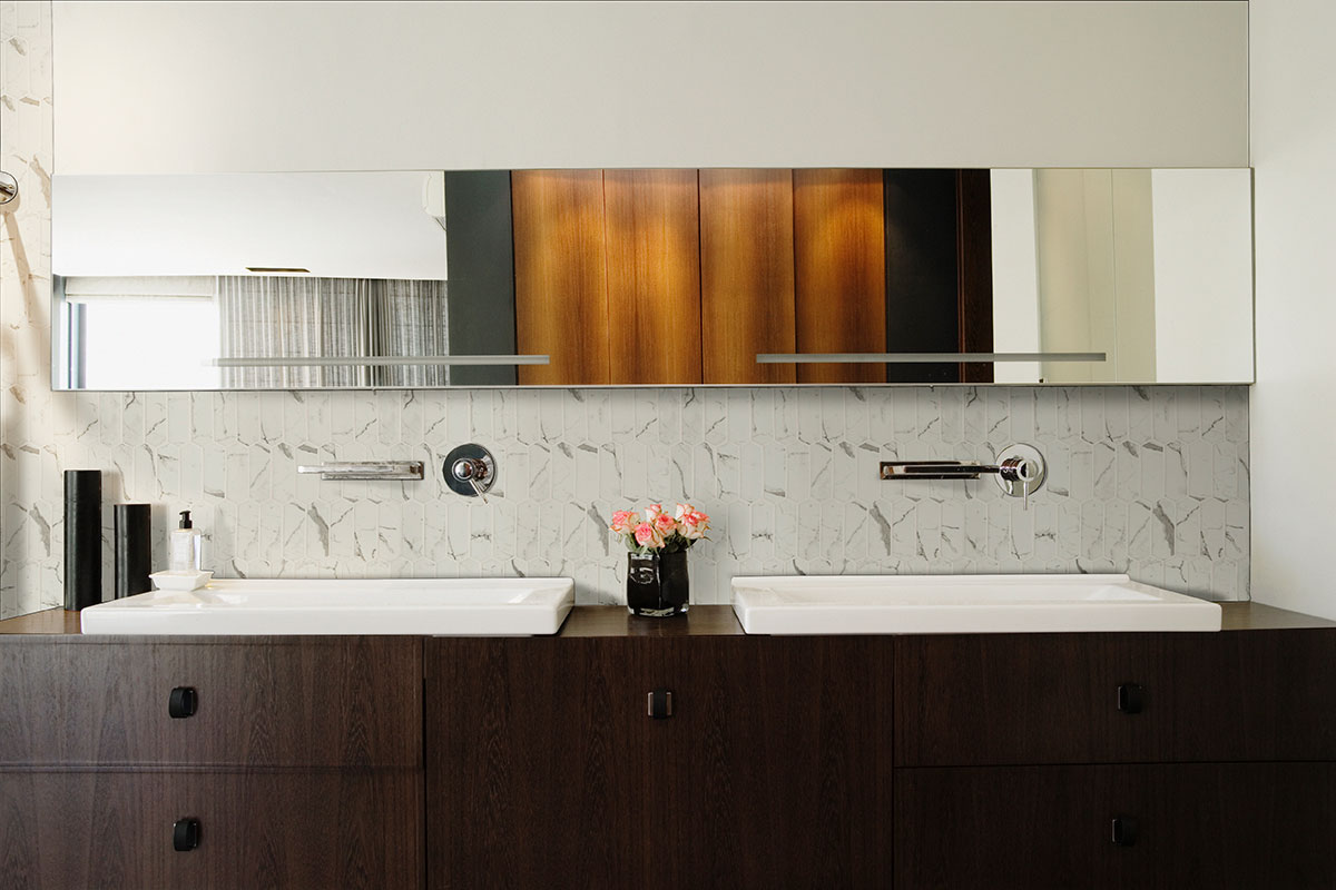 Statuario Celano Picket Glass Tile thumbnail 5
